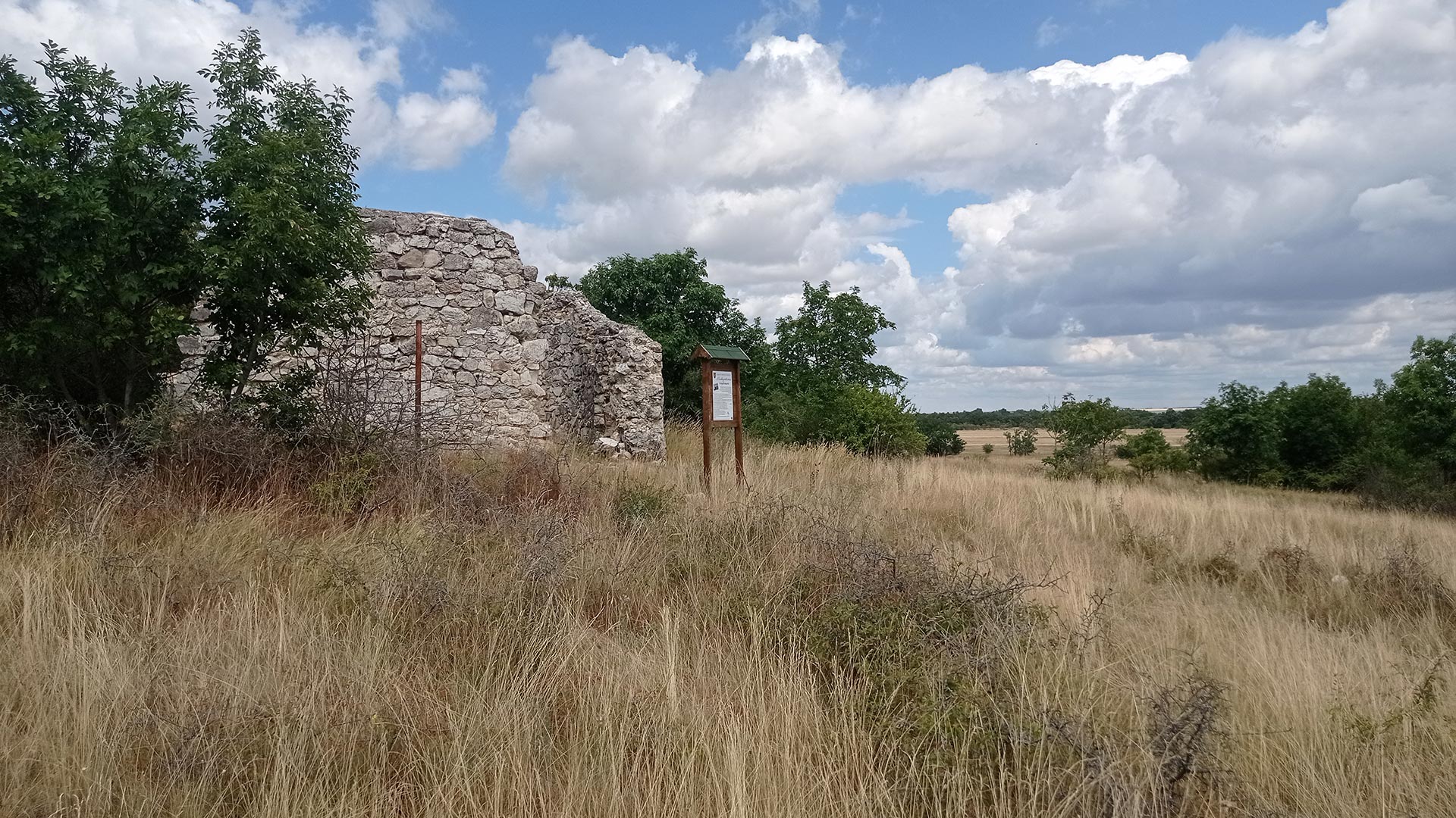 Kerekszenttamasi templomrom